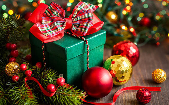 ТЦ «Спектр» поздравляет бобруйчан с Новым годом и Рождеством